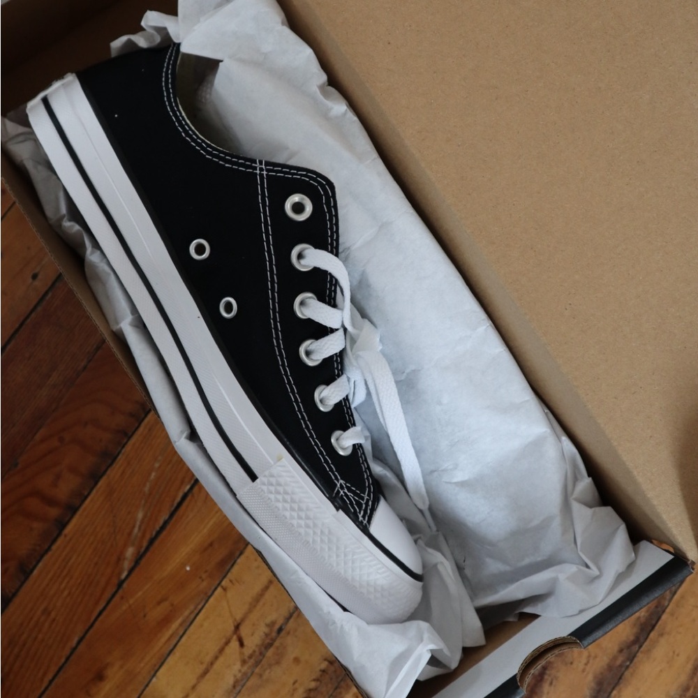 Brand new Chuck Taylor All Star WIDE Low Top